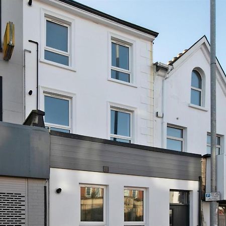 Central Belfast Modern Apartment Great Location Free Parking Exterior photo